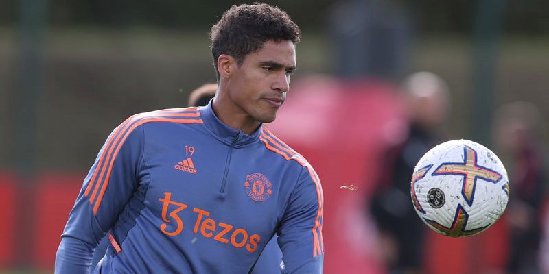 Raphael Varane - 1 trong những ngôi sao quốc tế của Manchester United đã trở lại tập luyện