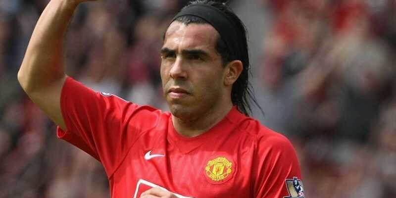 Tevez đã thi đấu cho cả hai màu áo Man United và Man City