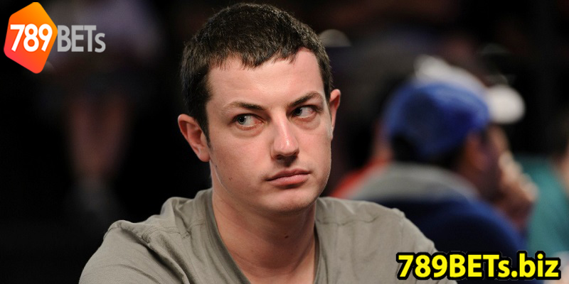 Lối đánh độc đáo và hiệu quả của Tom Dwan